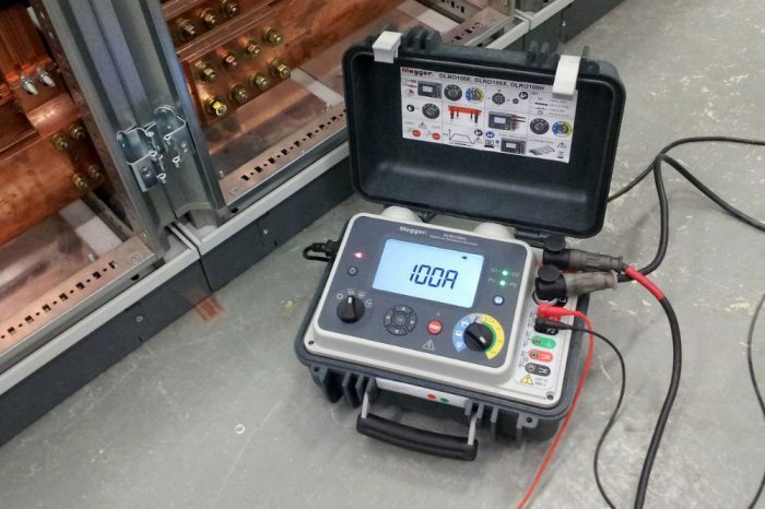 Micro-ohmmeter in use