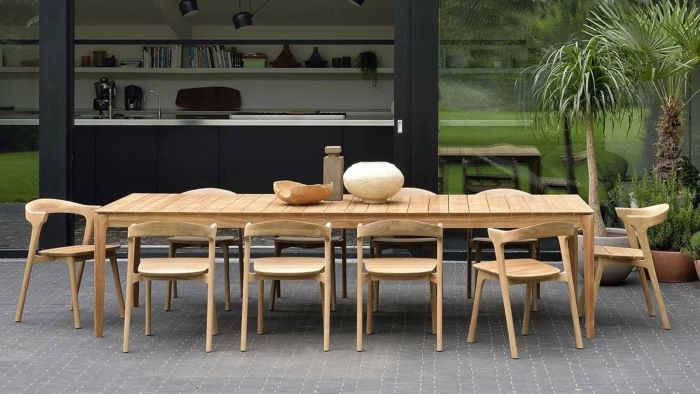 ideal and modern 10 seater oak dining table