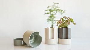 self-watering-plant-pot
