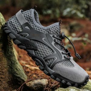 outdoor hiking boots