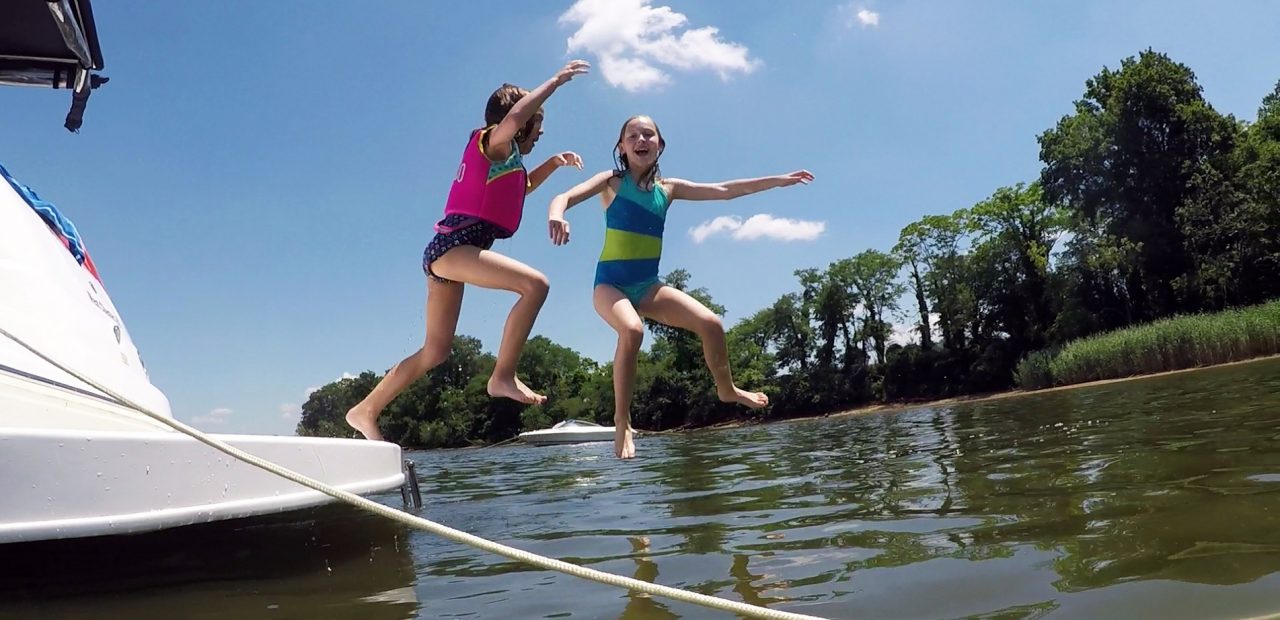 Fun-Boat-Day-With-Kids