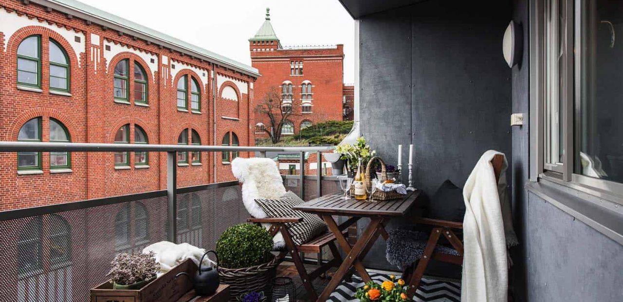 Scandinavian-Style-Outdoor-Balcony-Ideas-01-1-Kindesign