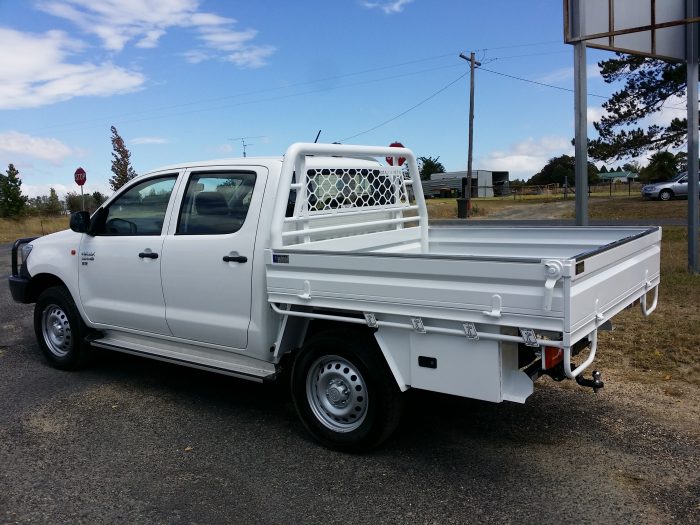 picture of a white ute tray 
