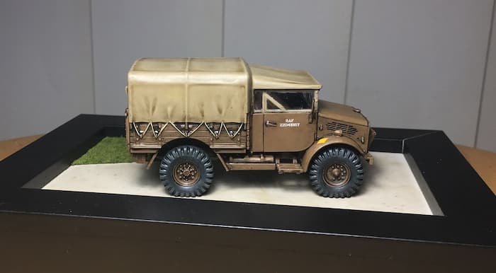airfix bedford model in colour