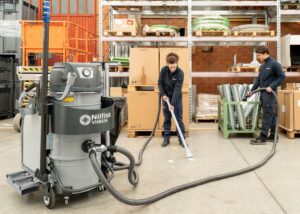 cleaning-h-class-vacuum