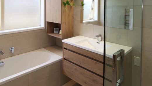 bathroom with 900 mm vanity