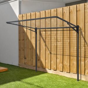 Ground mounted clothesline