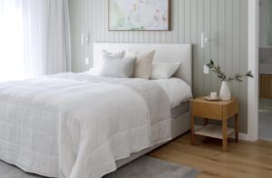 bedroom with king single bed